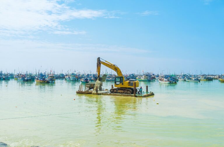 How Amphibious Dredging Services Tackle Challenging Terrain and Soft Soils