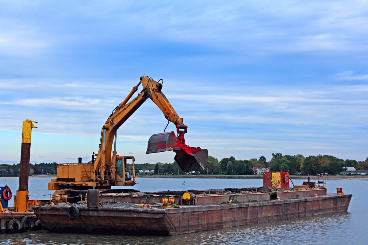 How Modern Sand Dredging Equipment Improves Efficiency and Safety